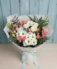 Букет цветов из:  Розы, Лизиантусы и Хризантемы в Новое