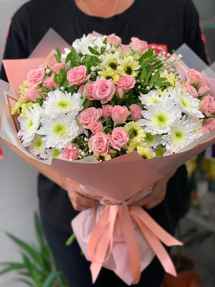 Букет цветов из: Розы и Хризантемы в Новое