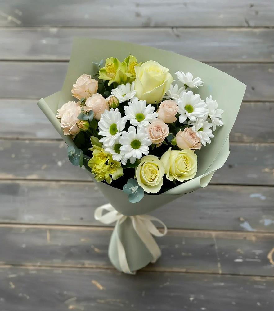 Букет цветов из: Альстромерии, Розы и Хризантемы в Новое