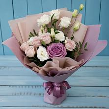 Букет цветов из:  Розы и Лизиантусы в Новое