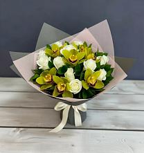 Букет цветов из:  Орхидеи и Розы в Новое