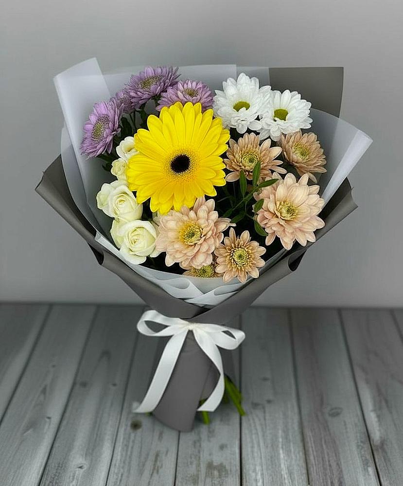 Букет цветов из: Розы, Герберы и Хризантемы в Новое