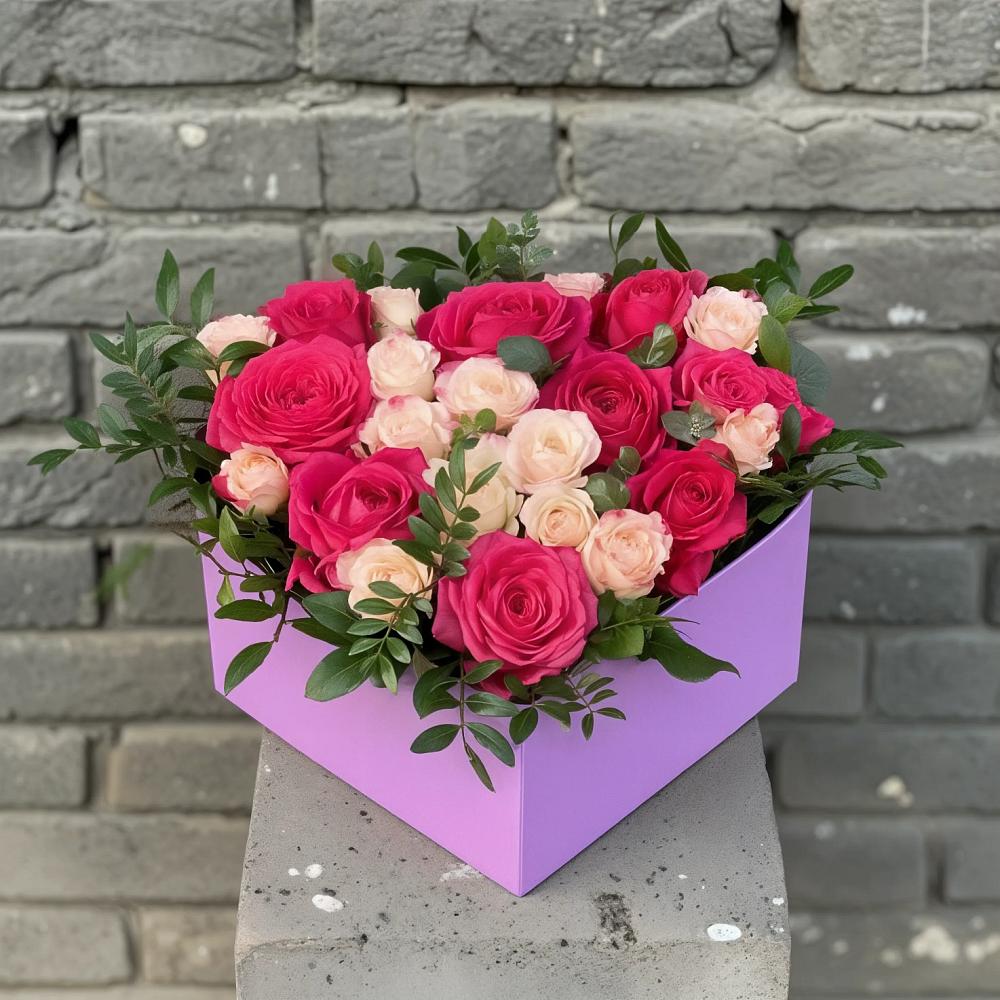Цветочная композиция из Розы в коробке в Новое