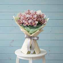 Букет цветов из:  Орхидеи и Розы в Новое