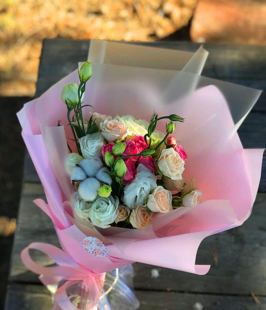 Букет цветов из: Розы и Лизиантусы в Новое