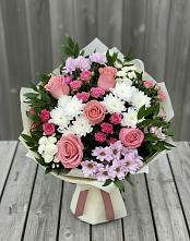 Букет цветов из:  Альстромерии, Гвоздики, Розы и Хризантемы в Новое