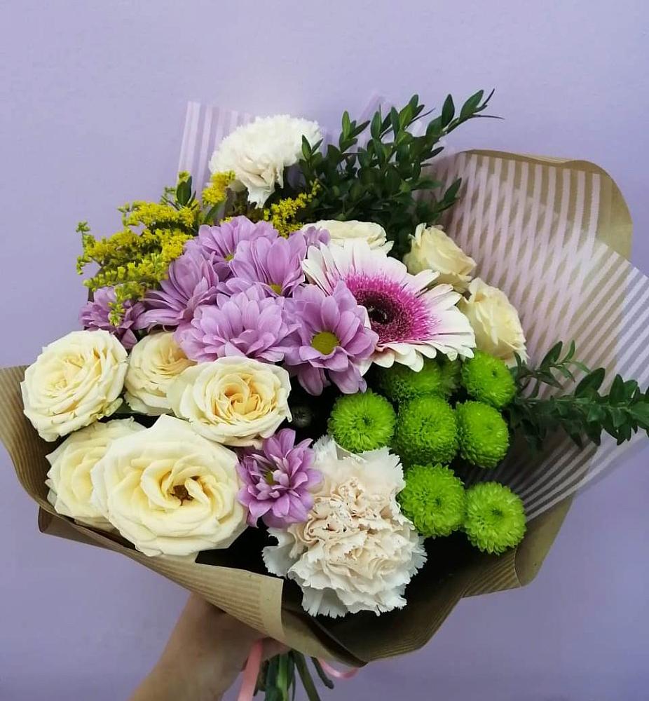 Букет цветов из: Хризантемы, Розы, Гвоздики и Герберы в Новое