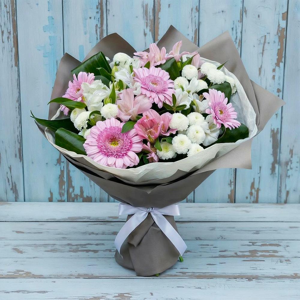 Букет цветов из: Герберы, Альстромерии и Хризантемы в Новое